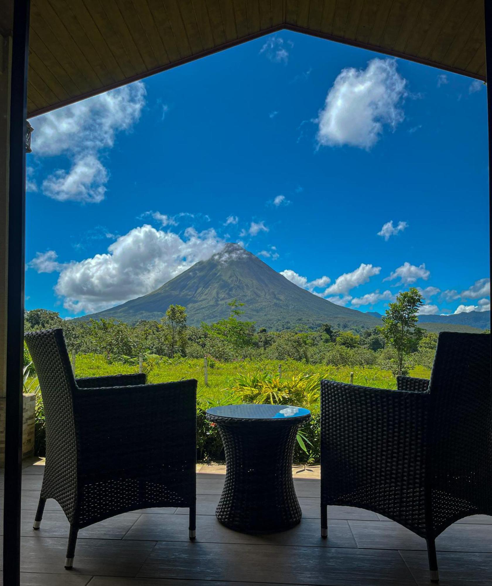 Arenal Roca Suites La Fortuna Exterior photo