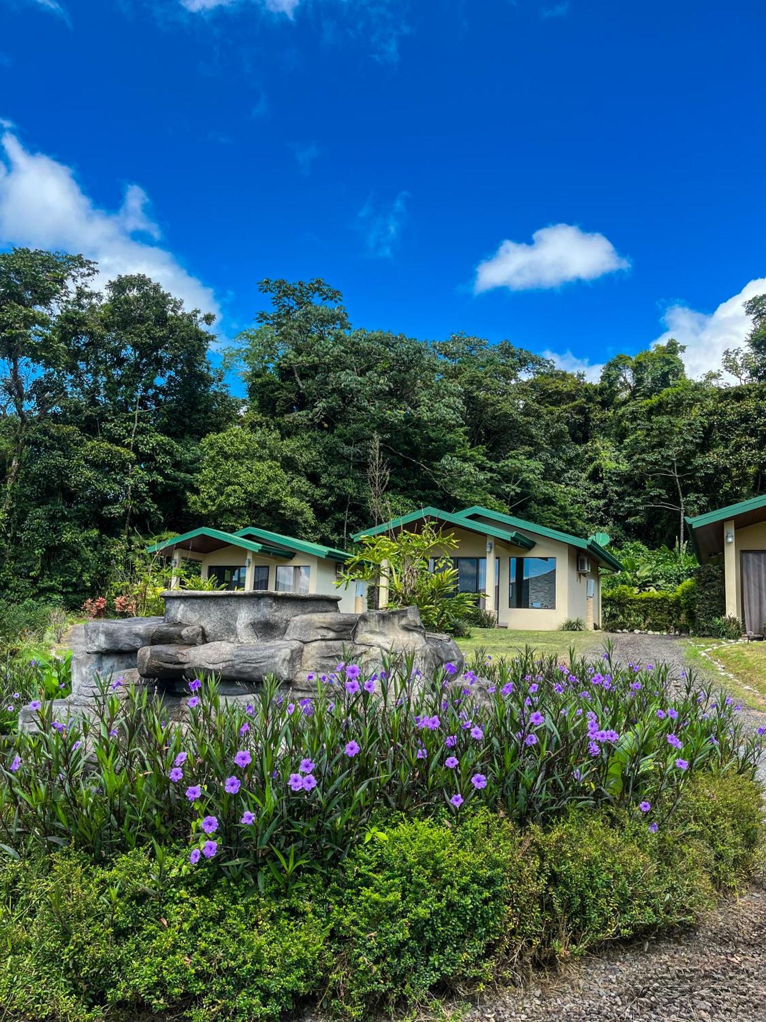 Arenal Roca Suites La Fortuna Exterior photo